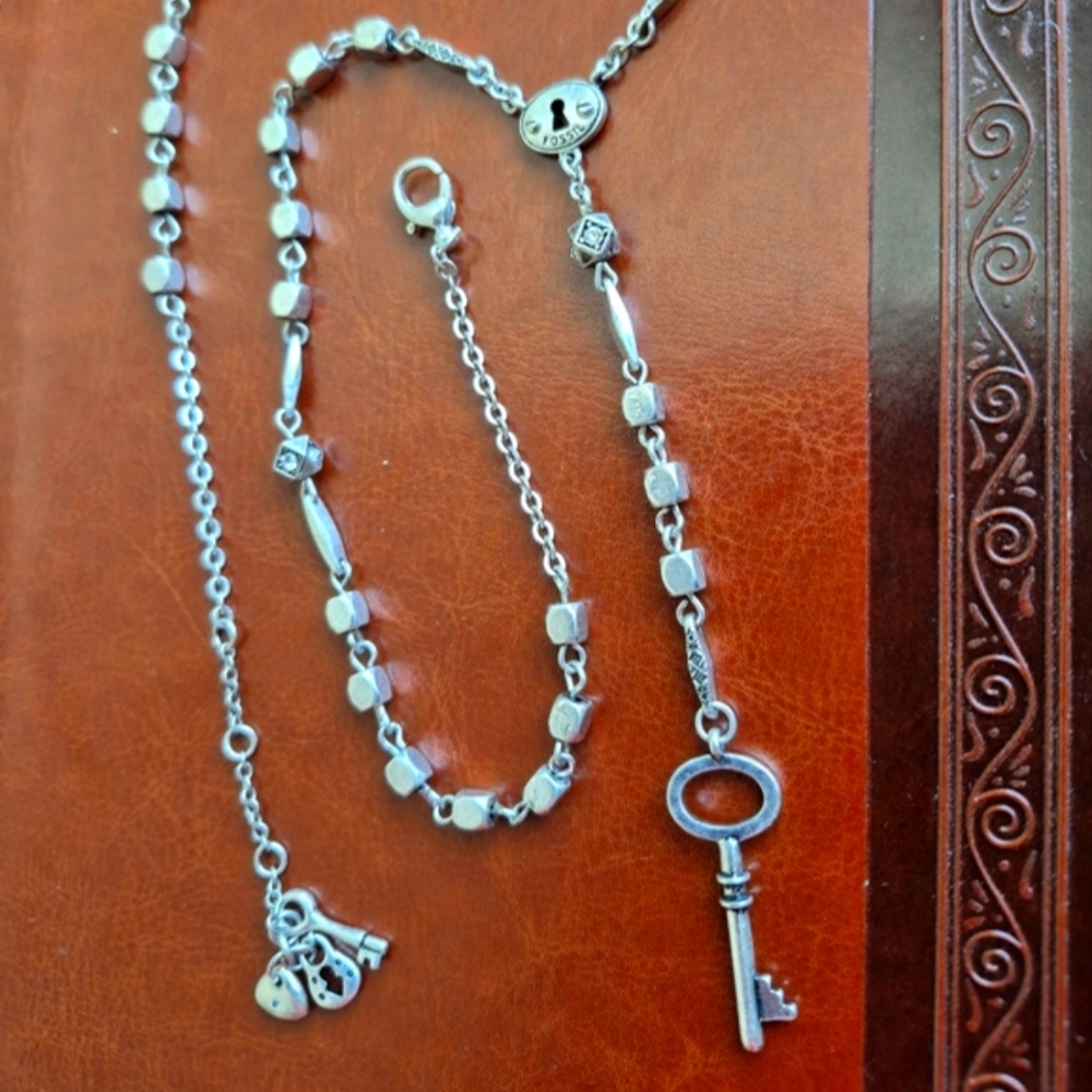 Fossil NWOT Silver Key & Lock Necklace